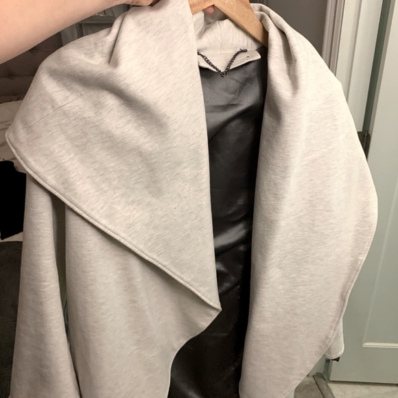 Soft, cozy, heather grey jacket - Picture 4 of 4
